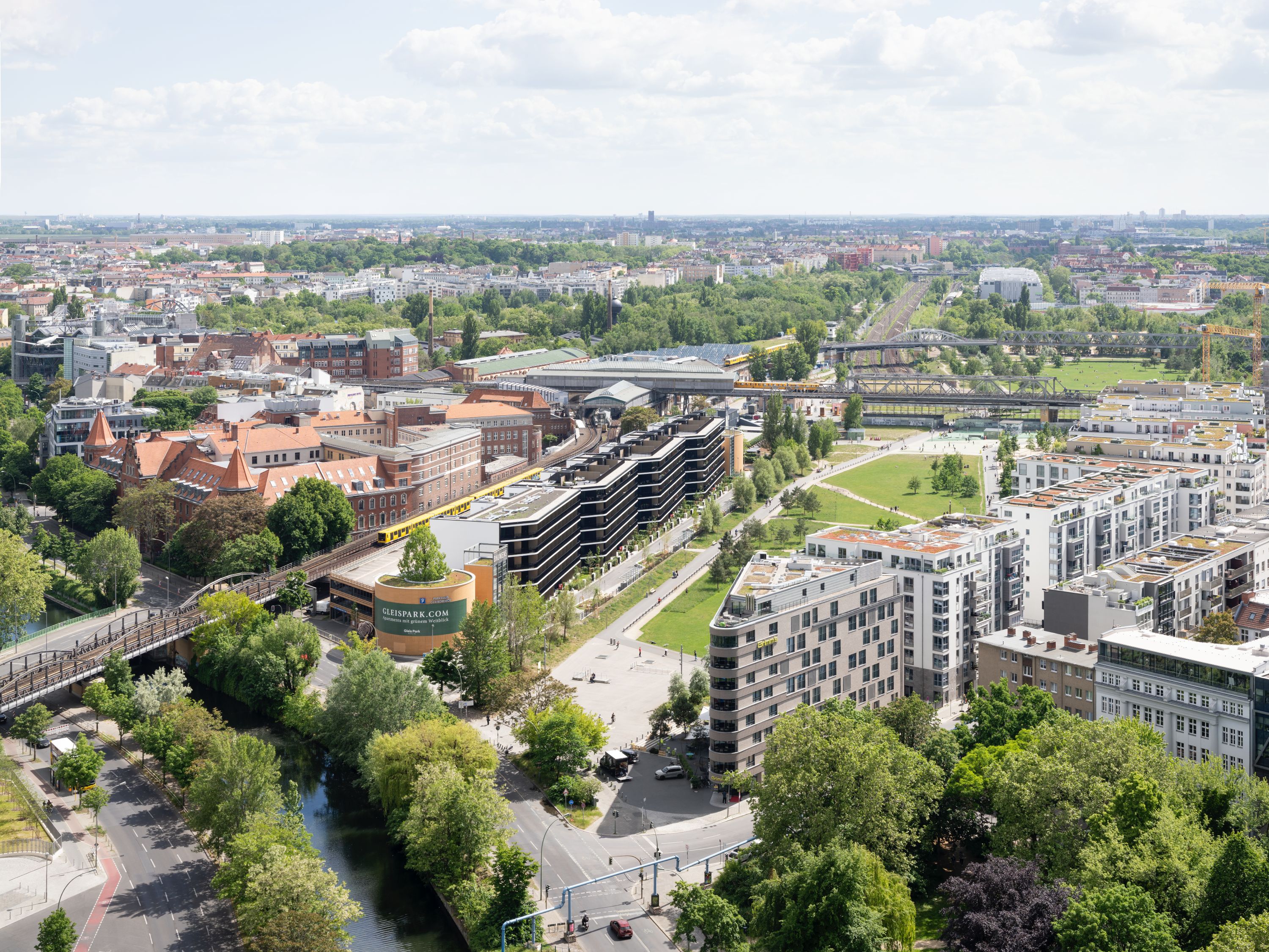 „Wohnen am Gleisdreieck“: Mit dem Projekt zeigt KSP Engel, wie Nachverdichtung, Bestandstransformation und städtische Nutzungsqualität an einem komplexen Berliner Standort zusammengedacht werden können | Foto: Adrian Schulz